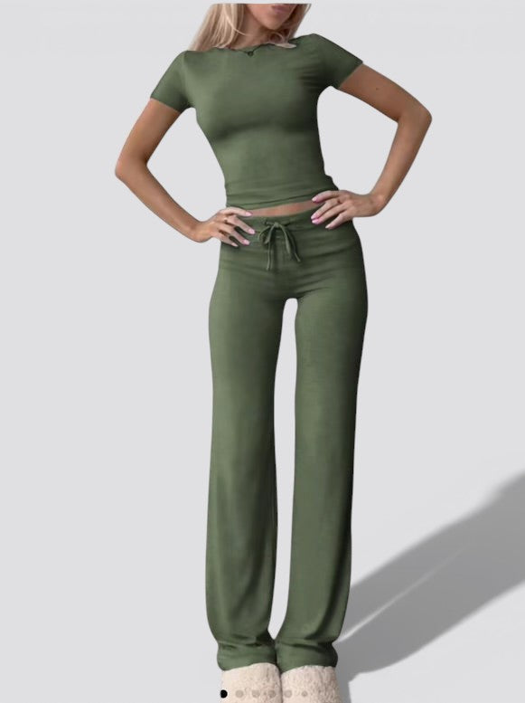 Women’s Casual 2 Piece Lounge Set – Short Sleeve Crop Top and High Waisted Straight Leg Pants