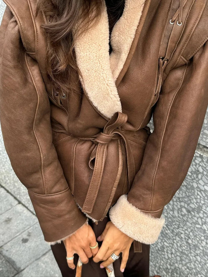 Women’s Elegant Winter Jacket with Warm Lined Interior and Tailored Fit