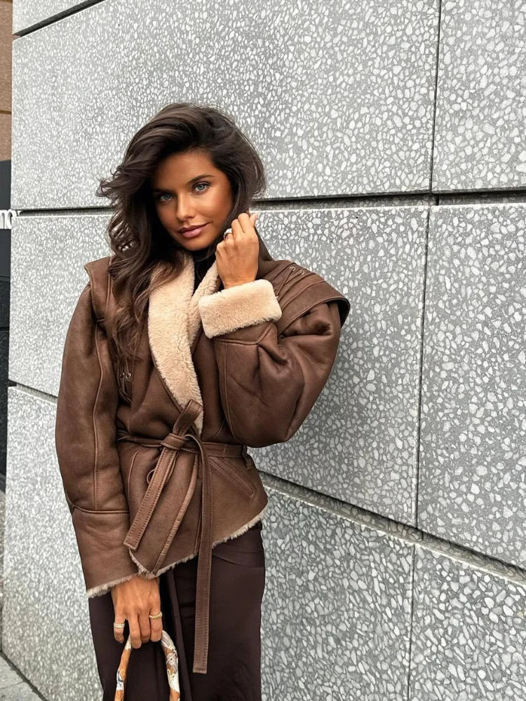 Women’s Elegant Winter Jacket with Warm Lined Interior and Tailored Fit