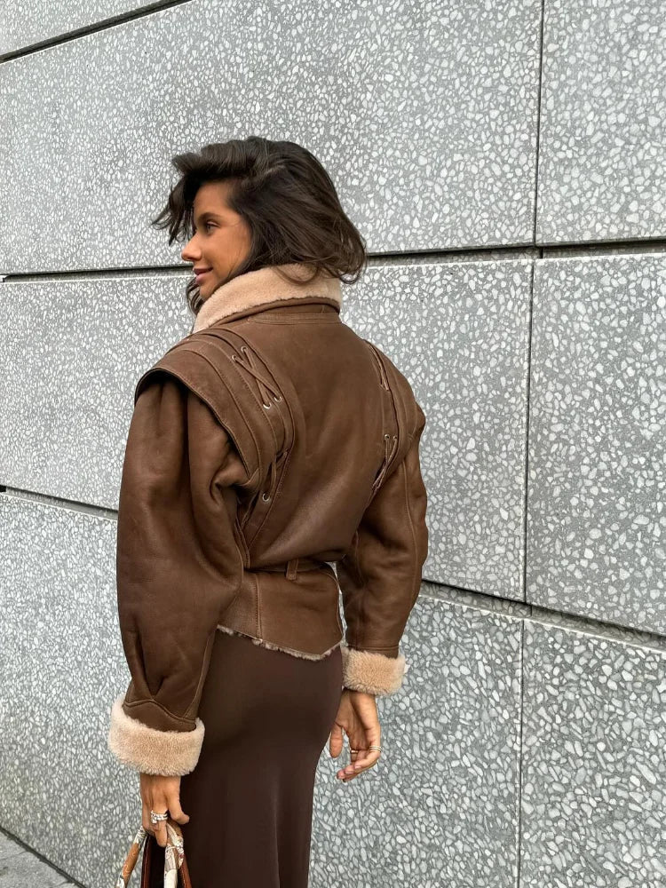 Women’s Elegant Winter Jacket with Warm Lined Interior and Tailored Fit