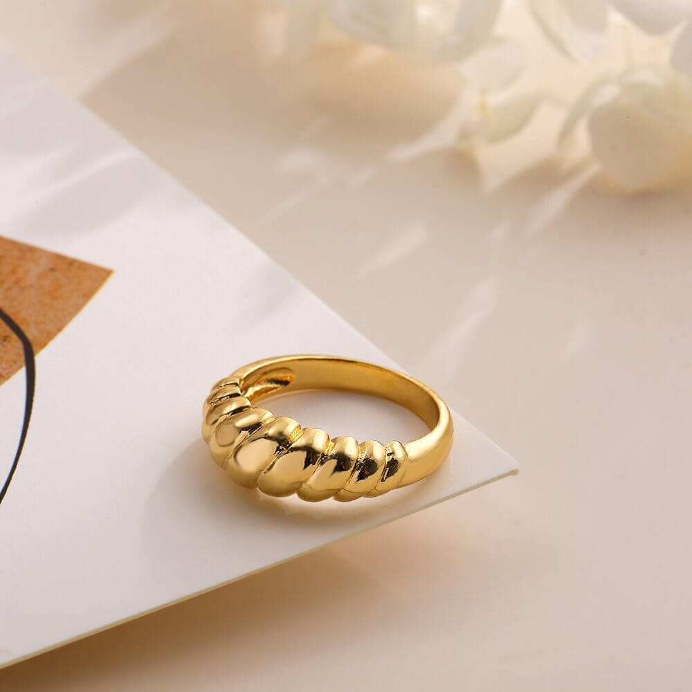 Liora Twisted Minimalist Ring – Gold-Plated & Silver Stainless