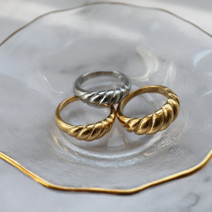 Liora Twisted Minimalist Ring – Gold-Plated & Silver Stainless