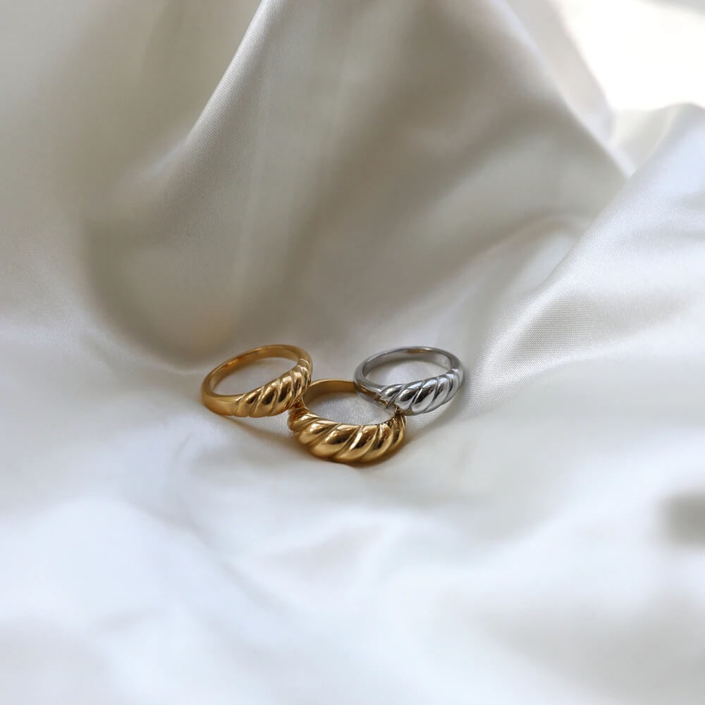 Liora Twisted Minimalist Ring – Gold-Plated & Silver Stainless
