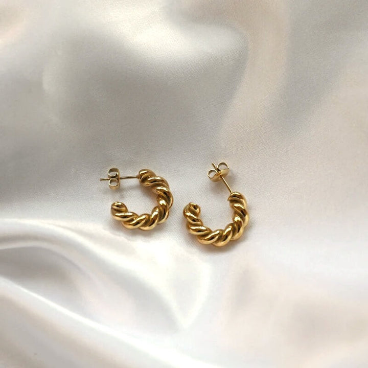 Amara Elegant Gold-Plated Minimalist Twisted Hoop Earrings for Everyday